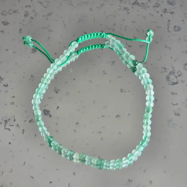 Bratara fatetata aventurin verde 3 mm snur reglabil