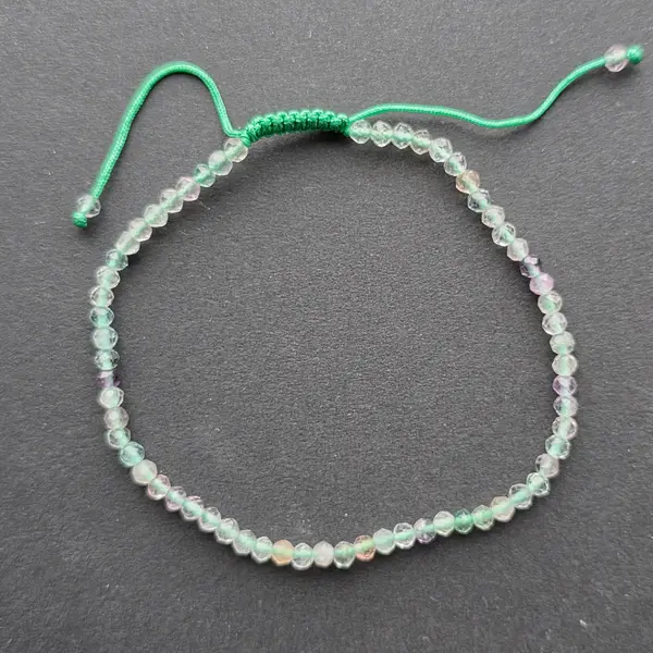 Bratara fatetata fluorit 3 mm snur reglabil