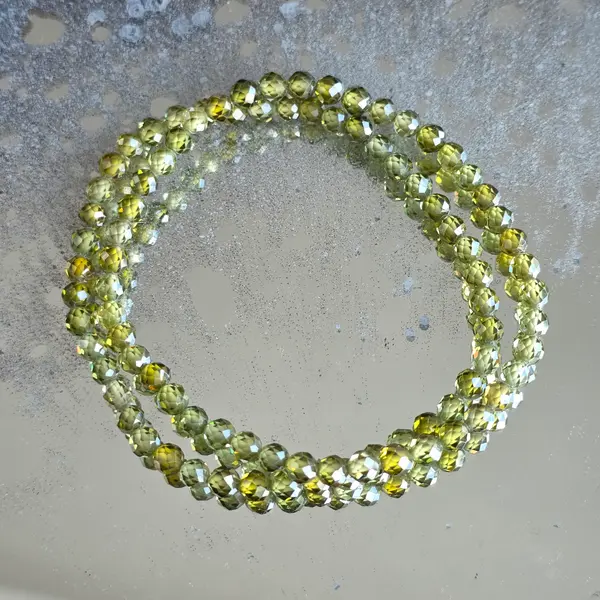 Bratara fatetata zircon verde 4 mm