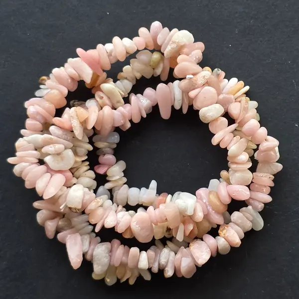 Bratara opal roz chipsuri
