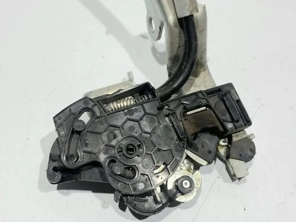 Broasca bancheta stanga spate 883910003R Renault Laguna 3 (2007-2010)