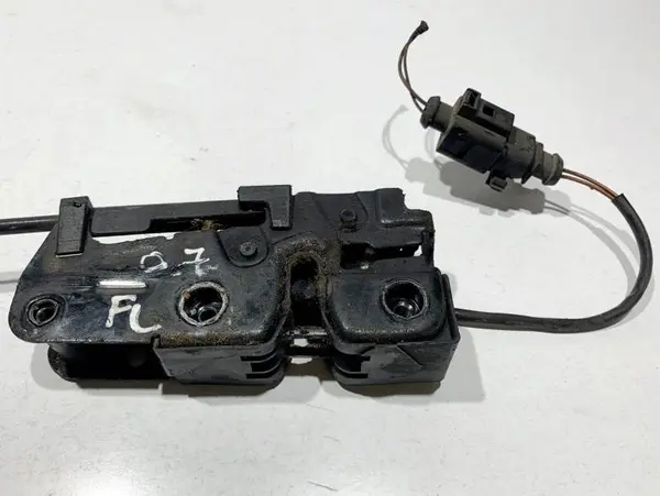 Broasca capota fata 4L0823509 Audi Q7 facelift (2010-2015) [4L]