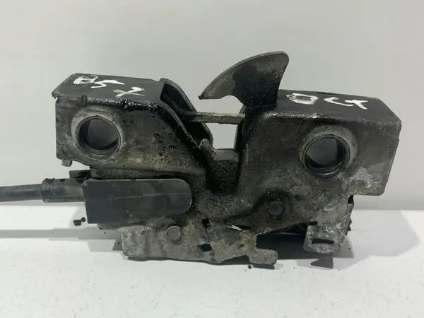 Broasca capota fata / motor 5E0823509B Skoda Octavia 3 (2013-2017 )