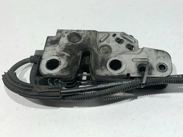 Broasca capota fata / motor 5M1823509 Volkswagen Golf 5 Plus (2004-2008)