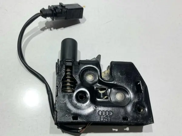 Broasca capota fata / motor dreapta 4G0823509C Audi A6 (2010-2018) [4G2, C7]