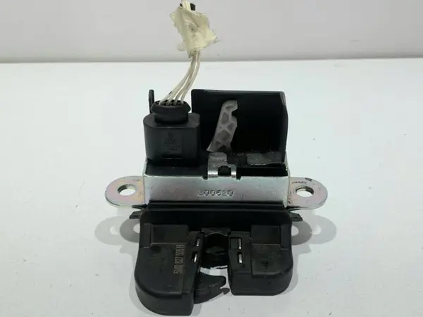 Broasca capota spate 5M0827505H Volkswagen Golf 6 plus (2009-2014)