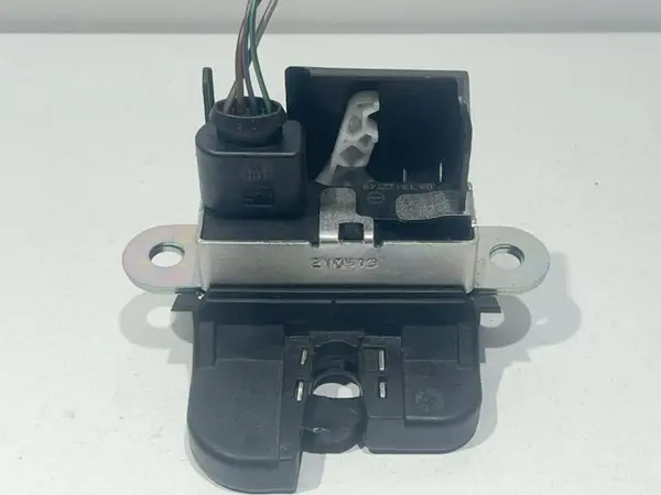 Broasca capota spate 6R0827505D Volkswagen Polo 5 (2009-2017)[6R]