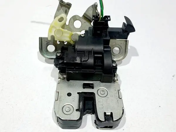 Broasca capota spate 8K9827505A Audi A6 facelift (2008-2011) [4f, C6]