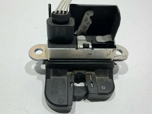 Broasca haion 3AF827505B Volkswagen Passat B7 (2010-2014)
