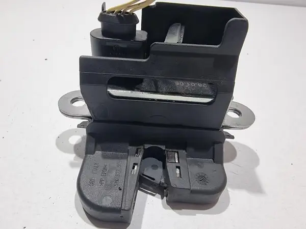 Broasca portbagaj 3C9827645A Volkswagen Passat B6 3C (2005-2010)