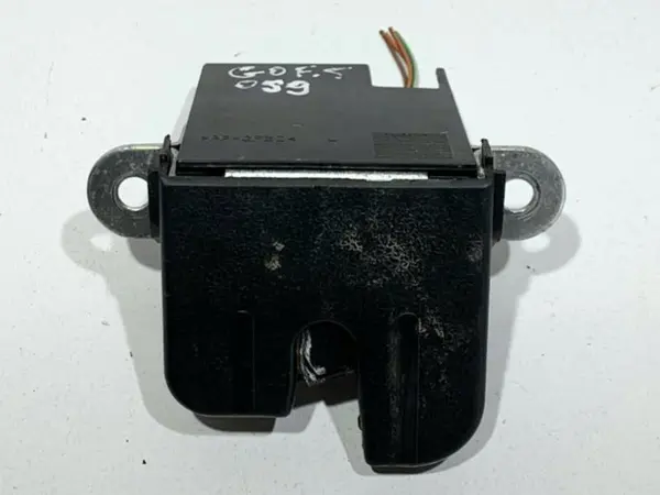 Broasca portbagaj 5J0827501C Volkswagen Golf 5 (2004-2009)