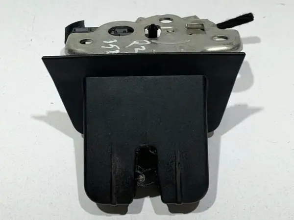 Broasca portbagaj 8U0827520 Skoda Fabia 3 (2014-2018)