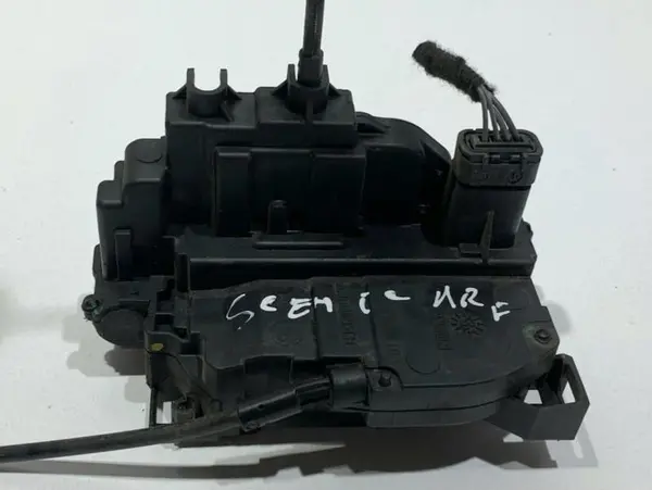 Broasca usa dreapta fata 805020006R Renault Scenic 3 (2009-2011)