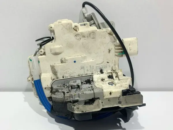 Broasca usa dreapta fata 8J1837016A Volkswagen Touareg (2002-2006)