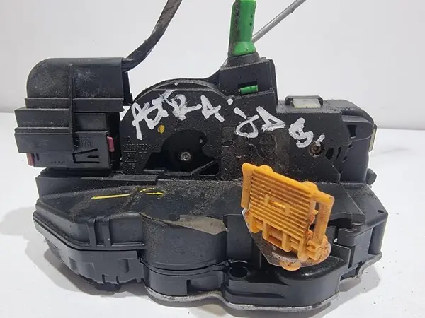 Broasca usa dreapta spate 13579556 Opel Astra J (2009-2012)