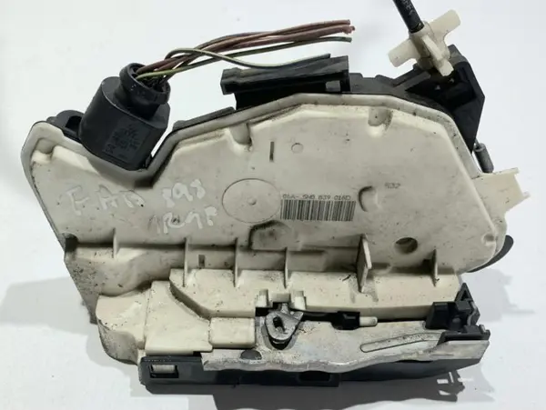 Broasca usa dreapta spate 5N0839016D Volkswagen Tiguan (2007-2011)