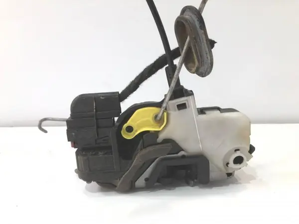 Broasca usa stanga fata 13503801 Opel Astra J (2009-2012)