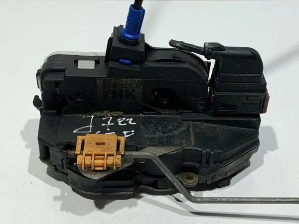 Broasca usa stanga fata 13579522 Opel Astra J facelift (2012-2015)