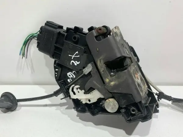 Broasca usa stanga fata 30799308 Volvo XC70 2 (2007-2013)