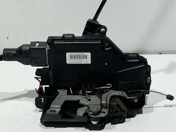 Broasca usa stanga fata 3D1837015AR Volkswagen Caddy 3 facelift (2010-2015)