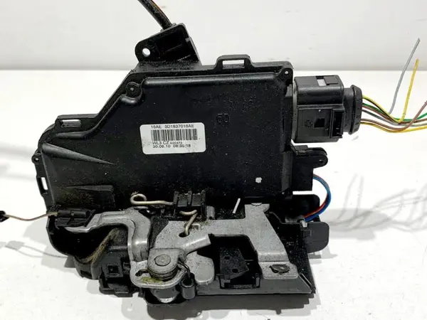 Broasca usa stanga fata 3D1837016AE Volkswagen Golf 5 (2004-2009)