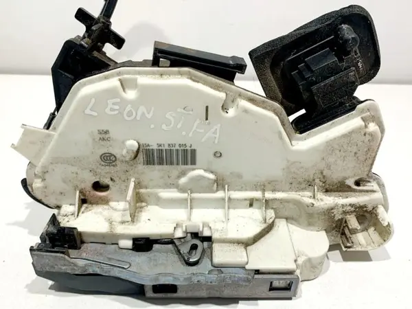 Broasca usa stanga fata 5K1837015J Volkswagen Golf 7 facelift (2017-2020)
