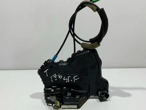 Broasca usa stanga fata 6904002210 Toyota Avensis (2009-2012) [T27]