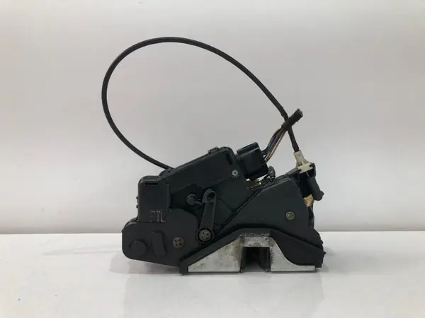 Broasca usa stanga fata BMW Seria 3 (1998-2005) [E46]