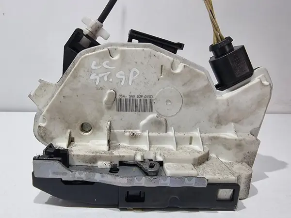 Broasca usa stanga spate 5N0839015D Skoda Superb 2 (2008-2013)