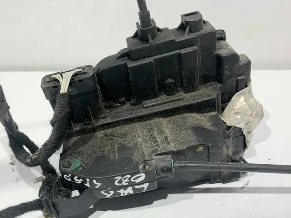 Broasca usa stanga spate 825010003R Renault Laguna 3 (2007-2010)