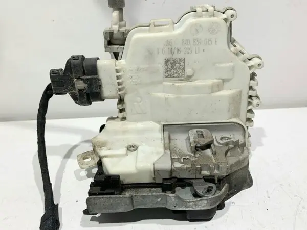 Broasca usa stanga spate 8X0839015E Audi A4 (2015-2019) [8W2, B9]