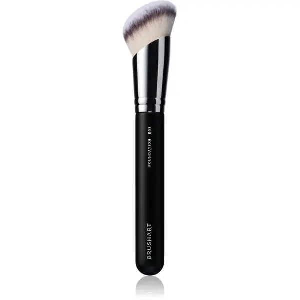 BrushArt Professional B11 Angled foundation brush pensula pentru machiaj B11 1 buc