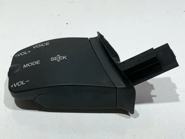 Butoane comenzi volan Ford Kuga (2008-2012)