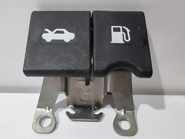 Butoane deschidere capota si rezervor Nissan Qashqai facelift (2010-2013) [J10]