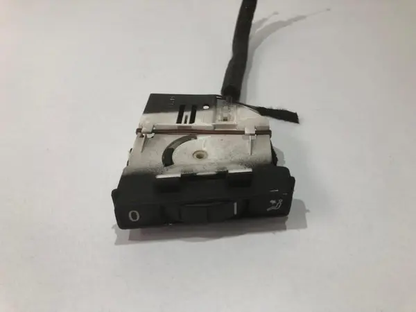 Butoane grila ventilatie bord dreapta 7l6819765g Volkswagen Touareg (2002-2006)