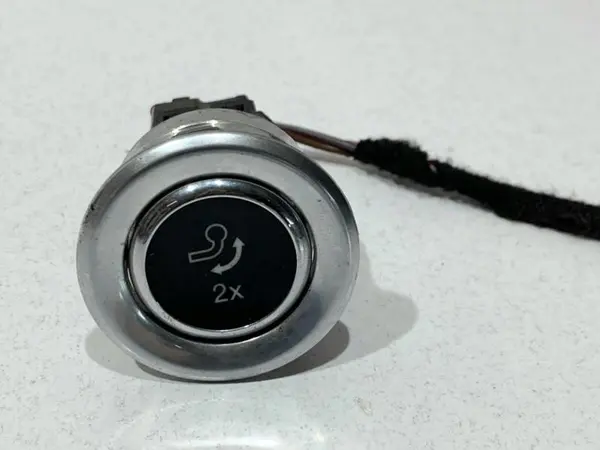 Buton carlig remorcare Ford Focus 3 facelift (2013-2018)