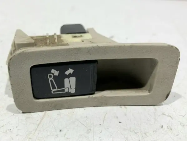 Buton reglaj scaun 8610A051 Mitsubishi Outlander 2 (2006-2012)