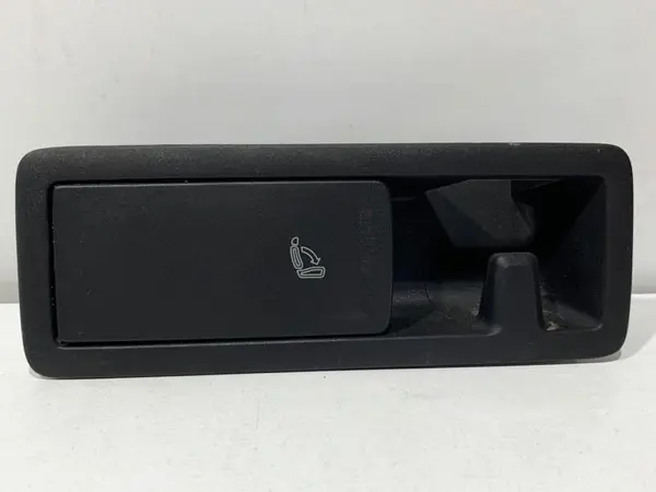 Buton reglaj scaun stanga 5G0885671 Volkswagen Passat B8 (2014-2019)