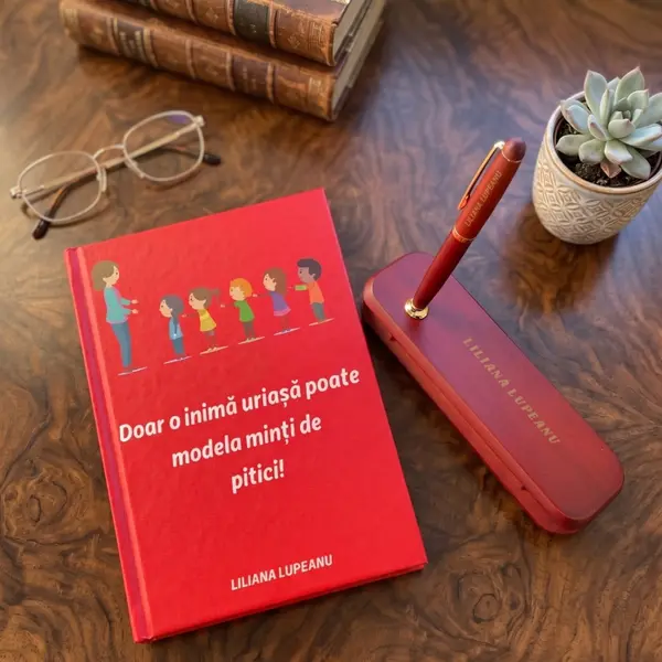 Cadou pentru educatoare- Agenda personalizata + set scris