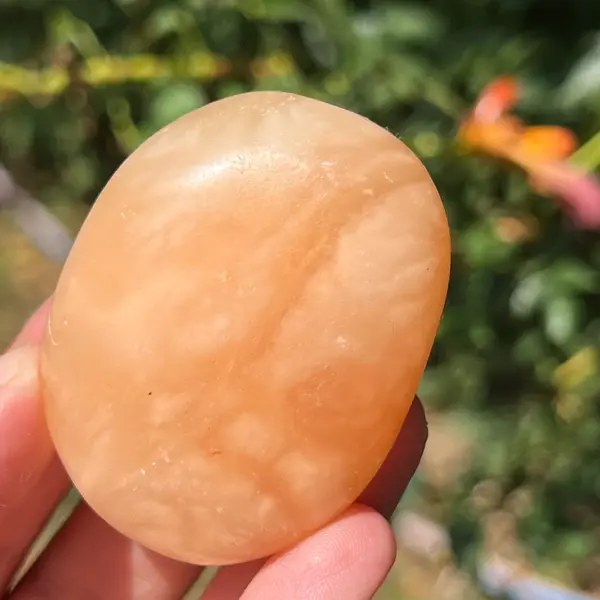 Calcit portocaliu palmstone model 11 (din Madagascar)