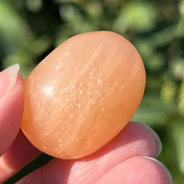 Calcit portocaliu palmstone model 6 (din Madagascar)