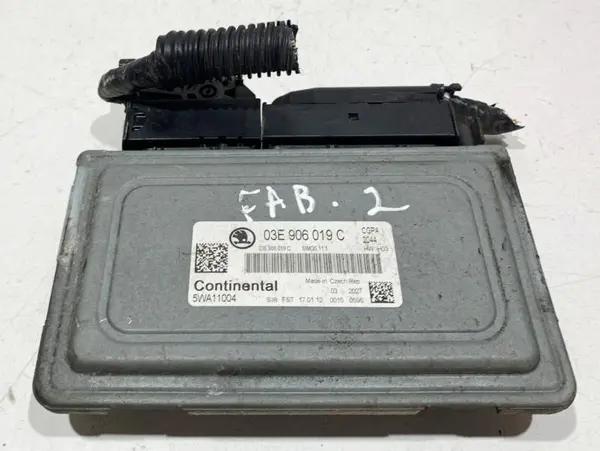 Calculator motor ecu 03E906019C Skoda Roomster facelift (2010-2015) 1.2 benzina CGPA