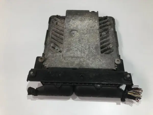 Calculator motor ecu 03g906018fg Volkswagen Passat B6 3C (2005-2010) 2.0 tdi