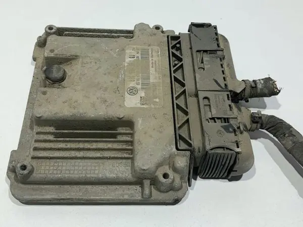 Calculator motor ecu 03G906021QJ Volkswagen Jetta 5 (2005-2010) 1.9 tdi BLS