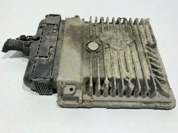 Calculator motor ecu 03L906023MT Volkswagen Passat B7 (2010-2014) 1.6 tdi CAYC