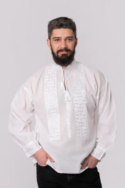 Camasa barbateasca traditionala alba cu motiv geometric alb Iacob 01