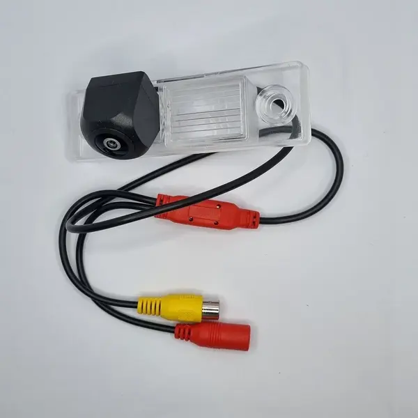 Camera marsarier dedicata Chevrolet Aveo 2006 - 2011 tip lampa numar, AHD 720P, Night Vision, rezistenta la apa si praf, cablu video 6m