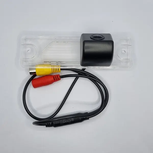 Camera marsarier dedicata Renault Koleos 2008 - 2016 tip lampa numar, CVBS, Night Vision, rezistenta la apa si praf, cablu video 6m