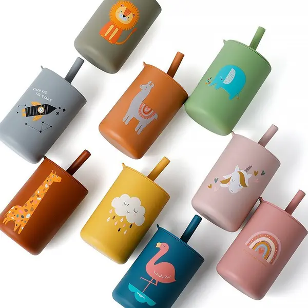 Cana din silicon Bocioland Unicorn cu pai, capacitate 150 ml, fara BPA, recomandata de la 6 luni