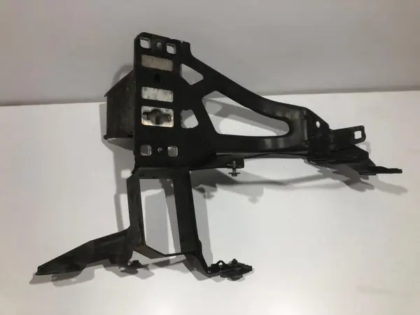 Cap lonjeron cu suport stanga 7033731 BMW Seria 5 (2004-2010) [E61]